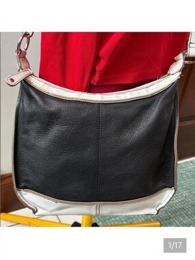 Tignanello  convertible shoulder/Crossbody bag  leather  black/white
Silvertone